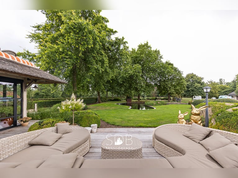 Prachtige landelijke villa met gezinstuin en graslanden op 32.558m² te Lochristi | België