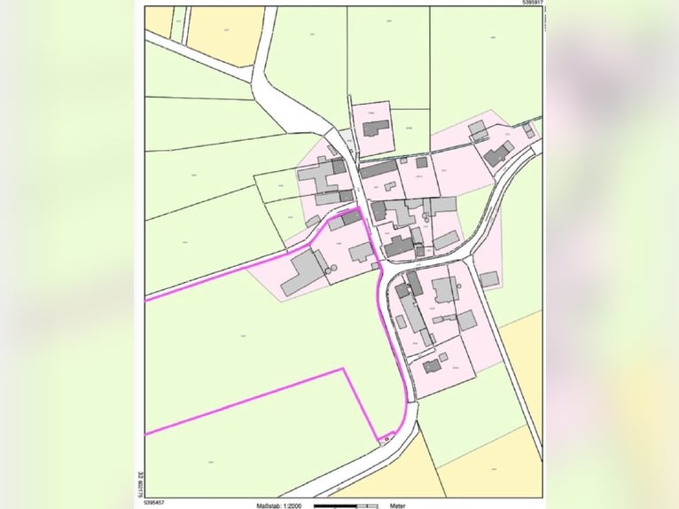 Reitanlage mit Wohnhaus, arrondierten Flächen und moderner PV-Anlage