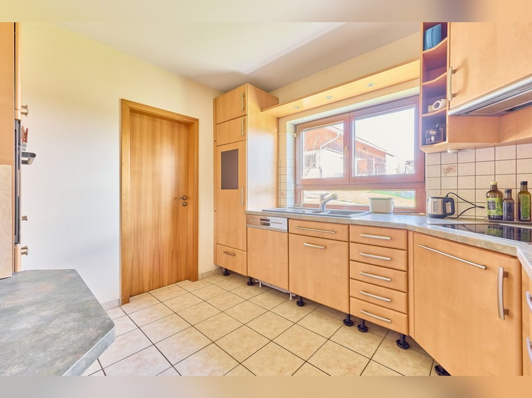 *Reserviert* Pferdeimmobilie im Schwarzwald - Traumhafte Blicklage gepaart mit moderner Stallung!