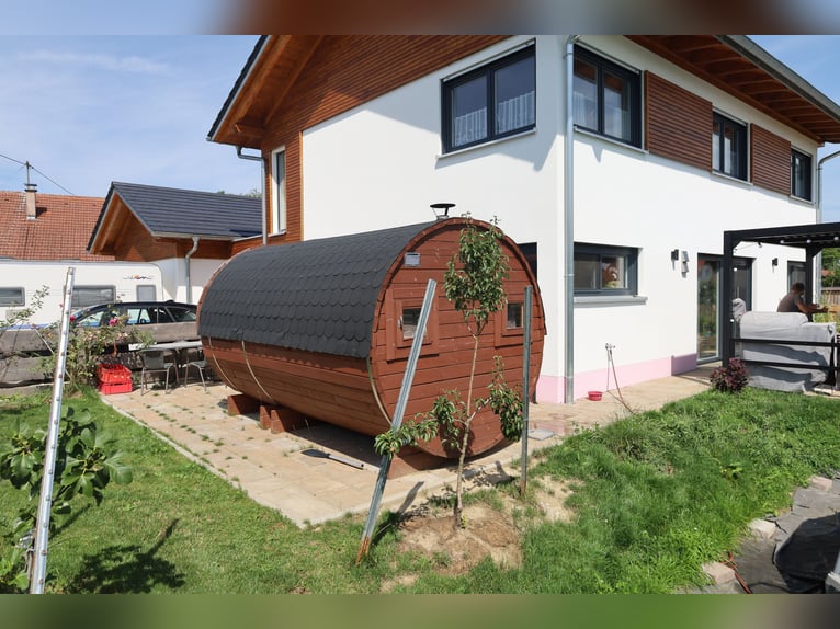 Vrijstaand nieuwbouwhuis met 2,5 wooneenheden *Paardenhouderij* 1786 m² *zonder commissie*