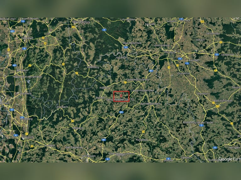 Woning (3 appartementen) met open/box-stal, paddock trail, rijbaan, werkplaatsloods, PV-systeem – DI