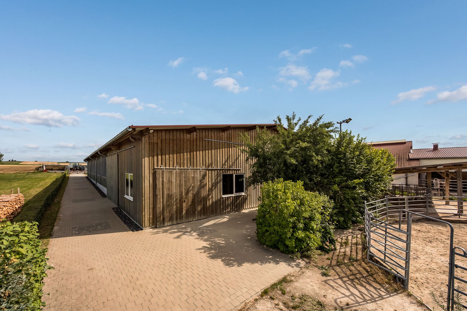 Exklusiver Pferdehof mit Jura-Bauernhaus, Impression 3