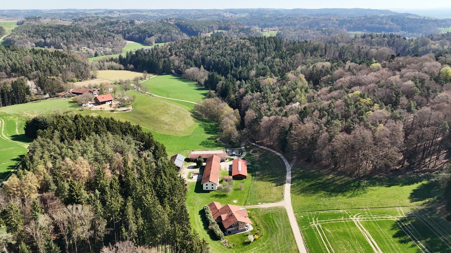 Pferdehof in traumhafter Alleinlage – Impression 3
