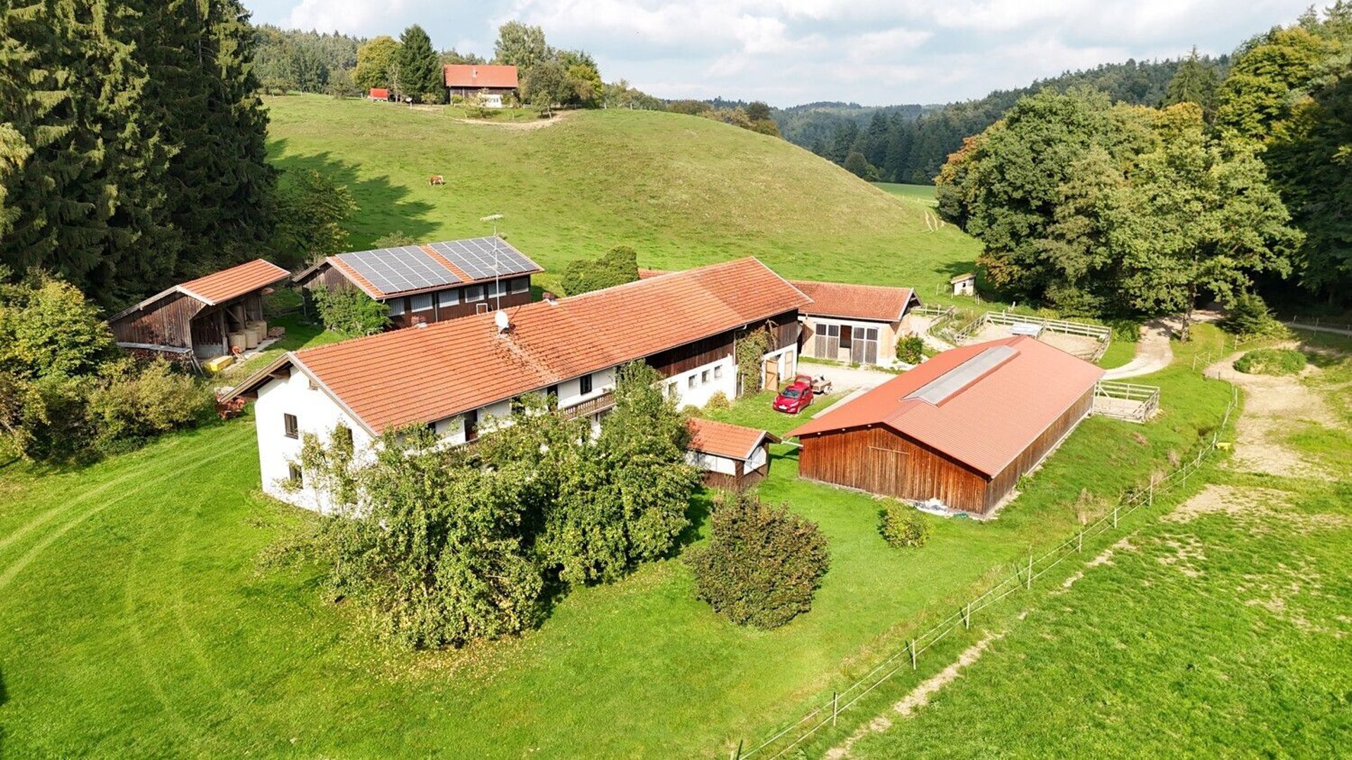 Pferdehof in traumhafter Alleinlage – Impression 1