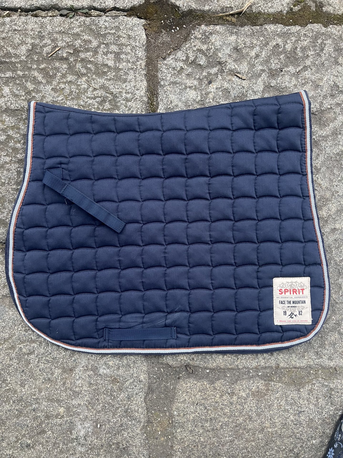 HKM Kopenhagen Schabracke Dunkelblau - Anatomische Sattelunterlage Für Pferde